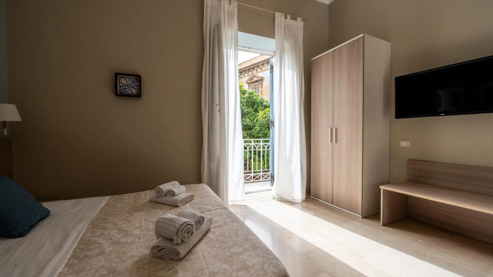 Le Mura - Charme Rooms Trapani 0*,  Italy