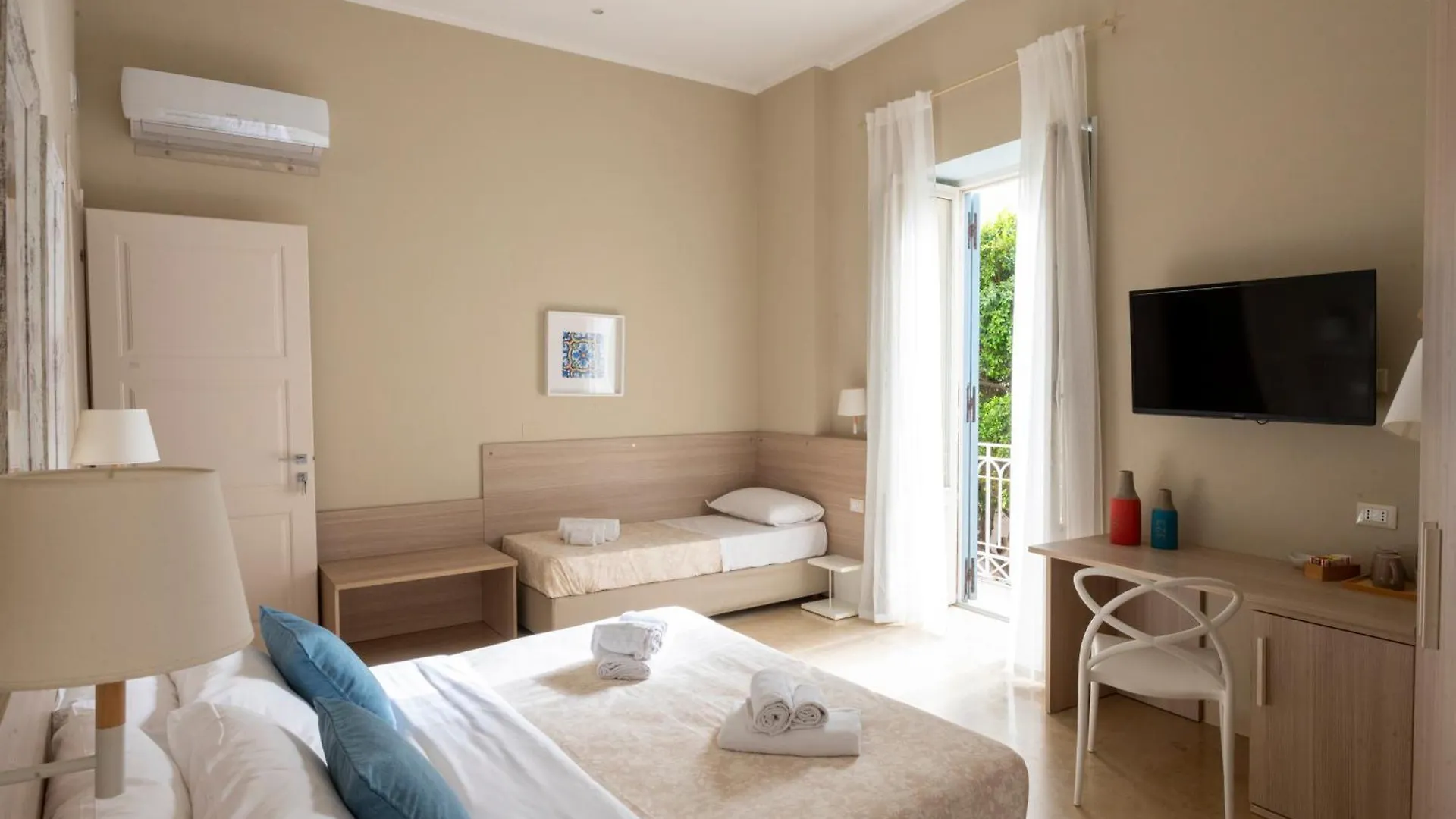 Le Mura - Charme Rooms Trapani 0*,  Italy